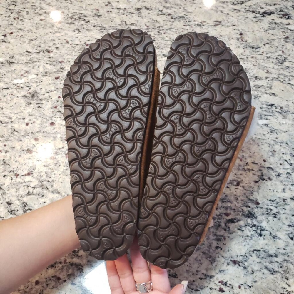 ✨Birkenstock Arizona Shearling Sandal in Tan✨ - Picture 11 of 13